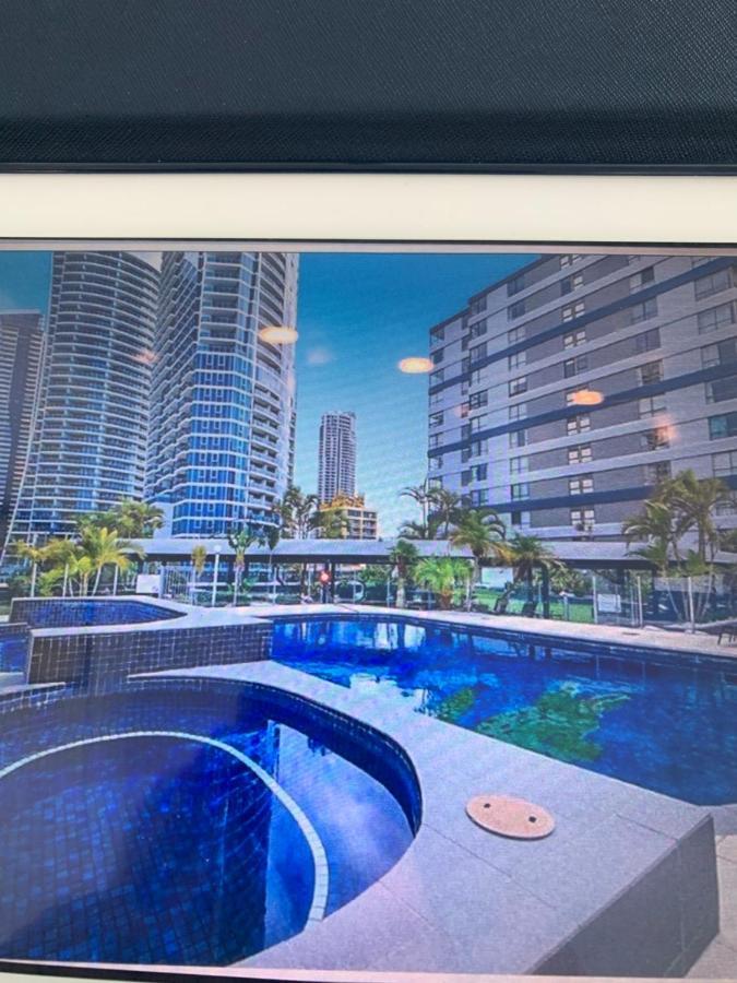 Amazing Heart Of Surfers Paradise Apartment Gold Coast Exterior photo